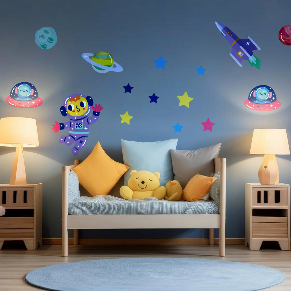 BipBop Stickers "Astronauta" Se 25 pz. Adesivi murali in tessuto Premium" per bambini attacca e stacca, Sicuri e Atossici. Decora le camerette dei bambini. Unici e creativi