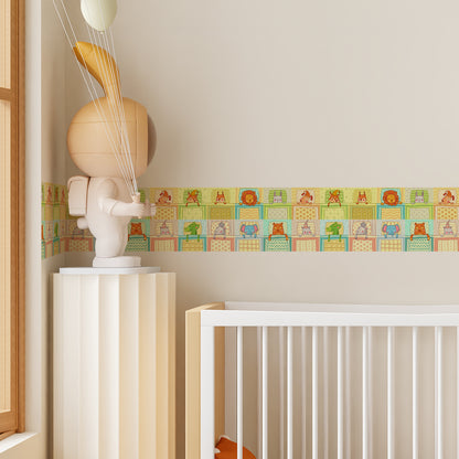 Bordo murale adesivo “Animali addormentati” Greca decorativa " 7 pezzi" per camera bambini, lunghezza 9 metri, adesivo riposizionabile e lavabile, per arredare la cameretta. Scopri la collezione